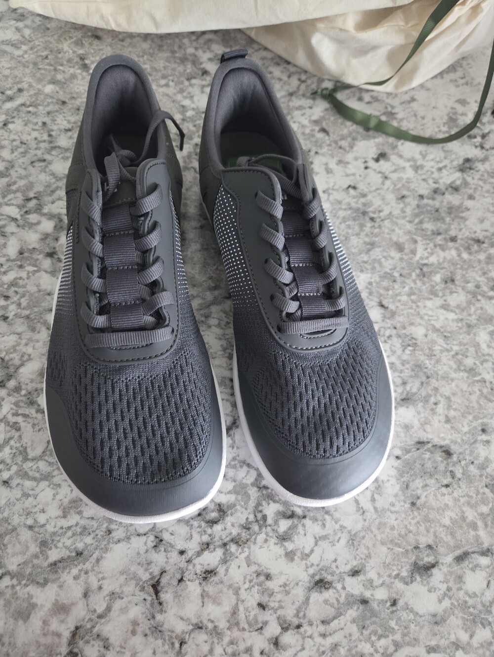 New Hike Barefeet Womens Sz 8-8.5 Gray